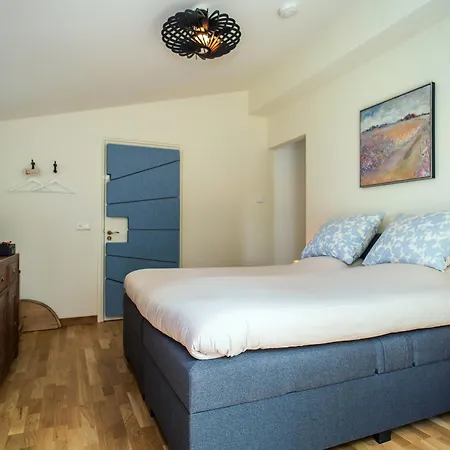 Bed & Breakfast Gastsuite Het Duinroosje Met Hottub Op Het Prive Terras! *