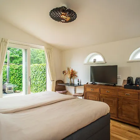 Gastsuite Het Duinroosje Met Hottub Op Het Prive Terras! ゲストハウス