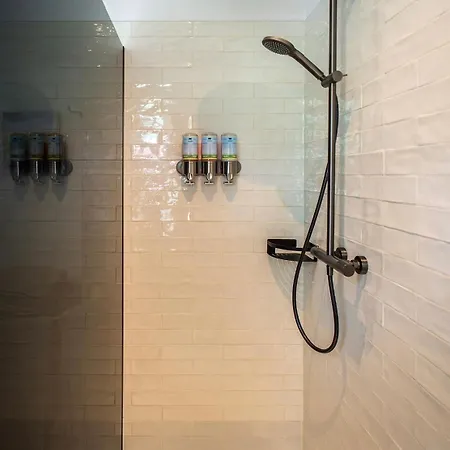 Gastsuite Het Duinroosje Met Hottub Op Het Prive Terras! ゲストハウス