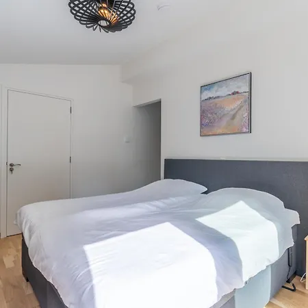 Bed & Breakfast Gastsuite Het Duinroosje Met Hottub Op Het Prive Terras! *