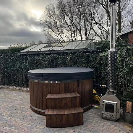Bed & Breakfast Gastsuite Het Duinroosje Met Hottub Op Het Prive Terras! Den Burg